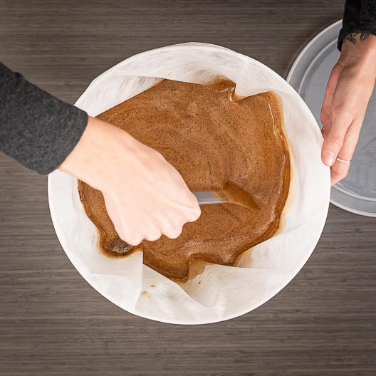 Stirring for bloom break in Toddy Commercial Model